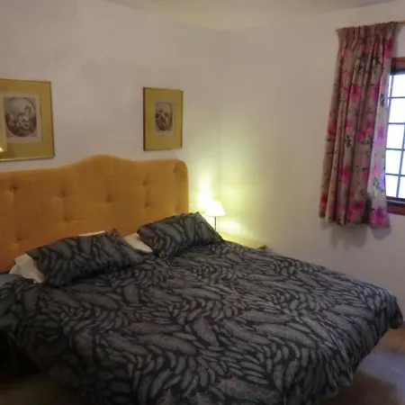 Apartmán Ruhige Ferienwohnung Mit Pool Und Meerblick *